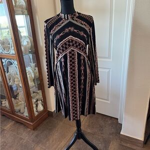 Free People short dress with back zipper size large. Gently worn, no flaws.